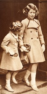 La princesse Elizabeth et sa sœur faisant du shopping - English Photographer